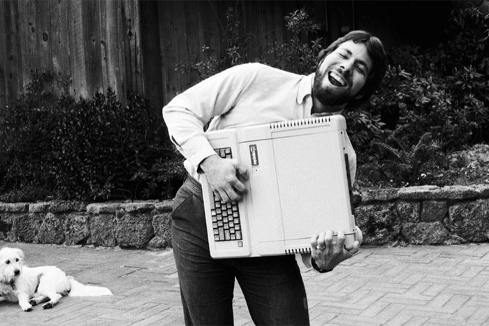 Стив Возняк с компьютером Apple II, 1983 год