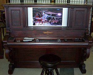 Пианино-компьютер (фото с eBay)