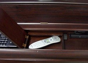 Пульт к пианино-компьютеру (фото с eBay)